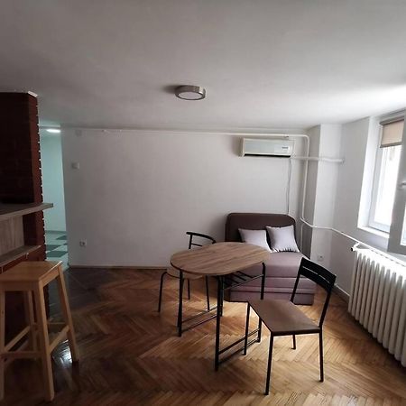 Nov Apartman U Mirnoj Ulici U Centru Beograda Bagian luar foto